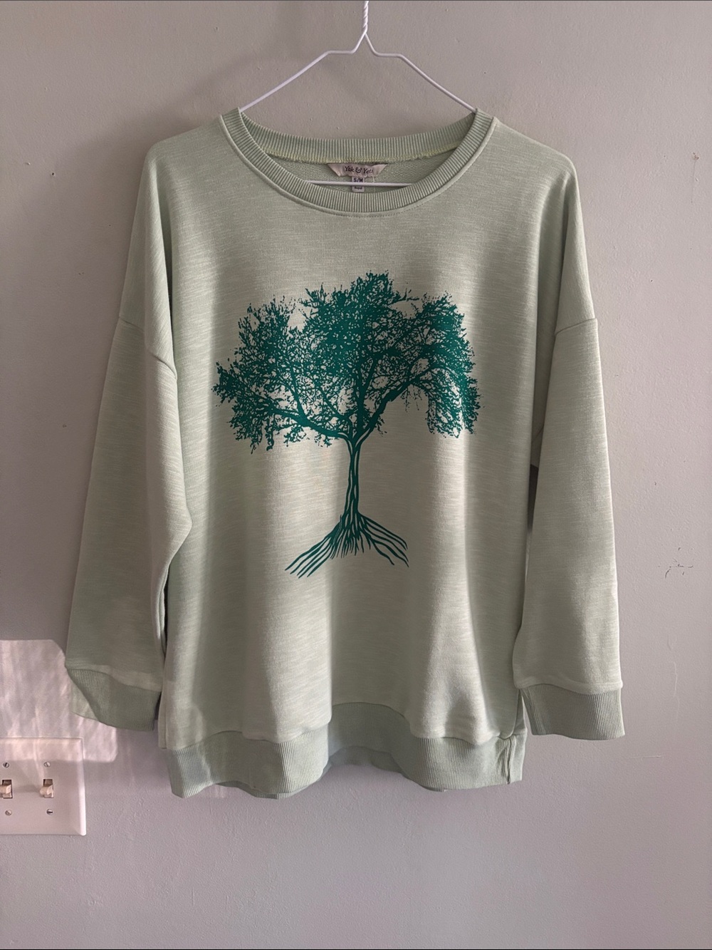 Yak & Yeti Light Mint Crewneck Sweatshirt S/M NWT
